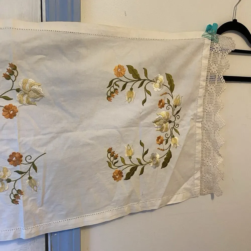 Vintage Ivory Floral Embroidered Table Runner Hand knit Cottagecore Farmhouse